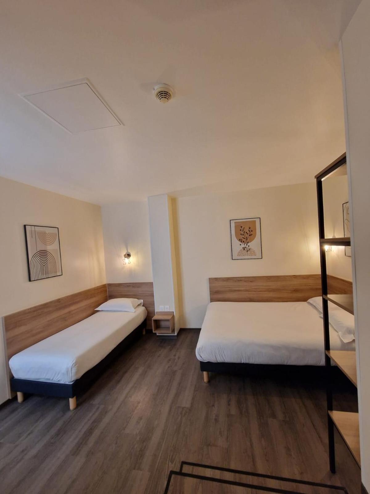Hotel D'Anjou Levallois-Perret Exterior photo