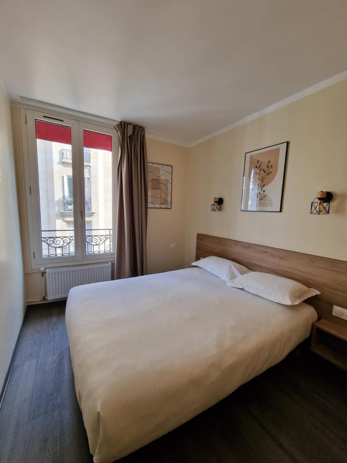 Hotel D'Anjou Levallois-Perret Exterior photo